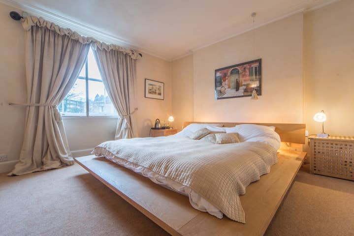 bedroom with double bed